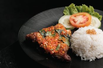 Ayam Penyet Bumbu + Rice